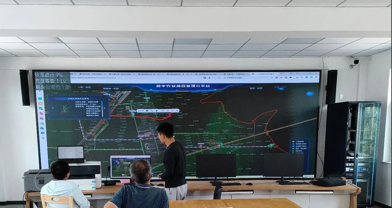 điều khiển tự động cửa cống
